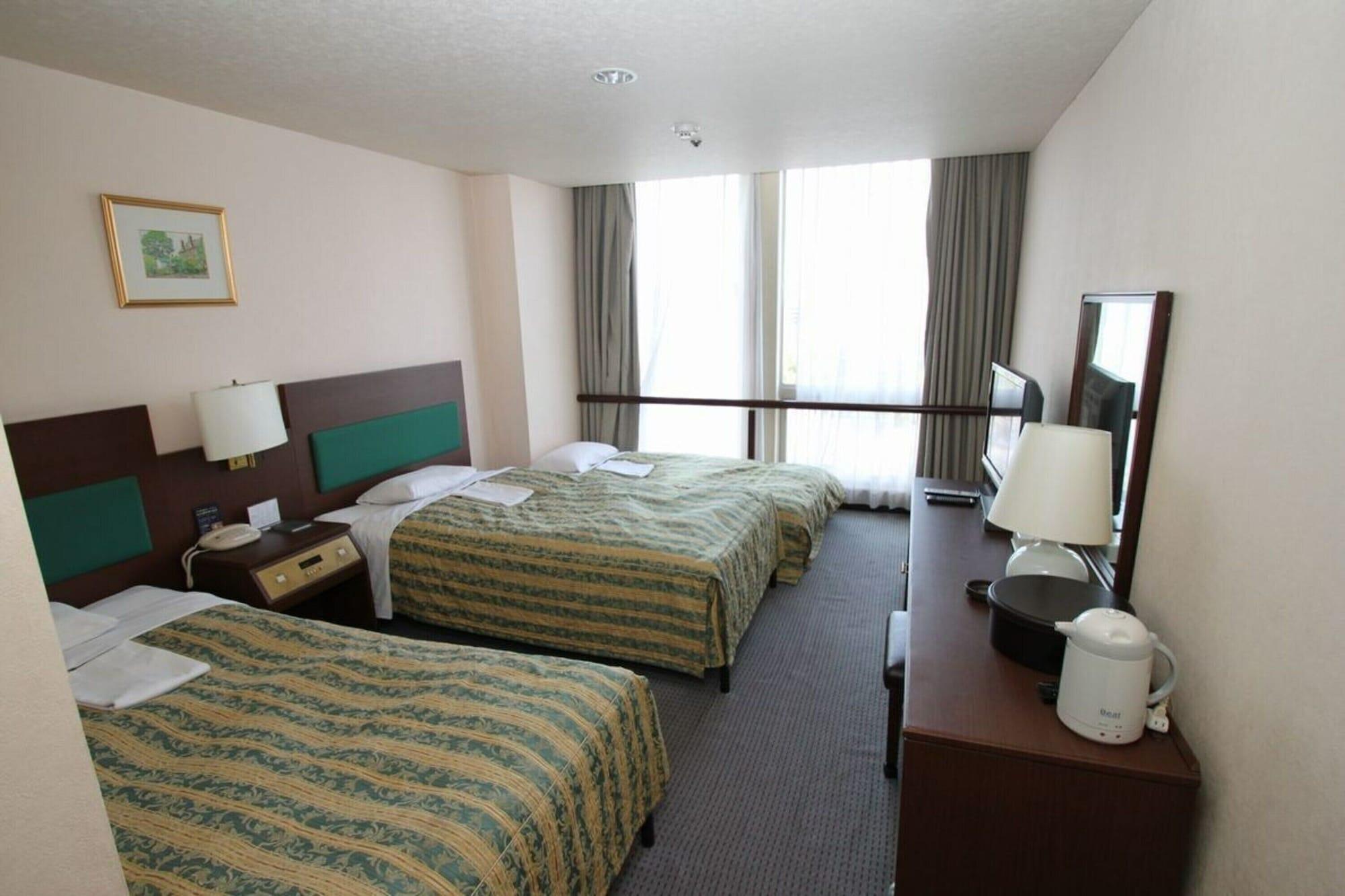 โรงแรมโอซาก้า คาสเซิ่ล โรงแรม 4*