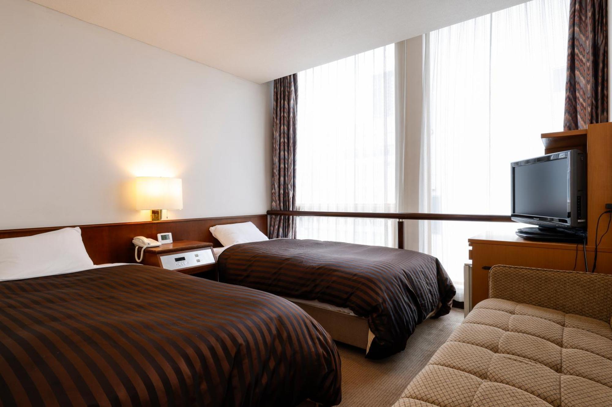 โรงแรม โรงแรมโอซาก้า คาสเซิ่ล 4*
