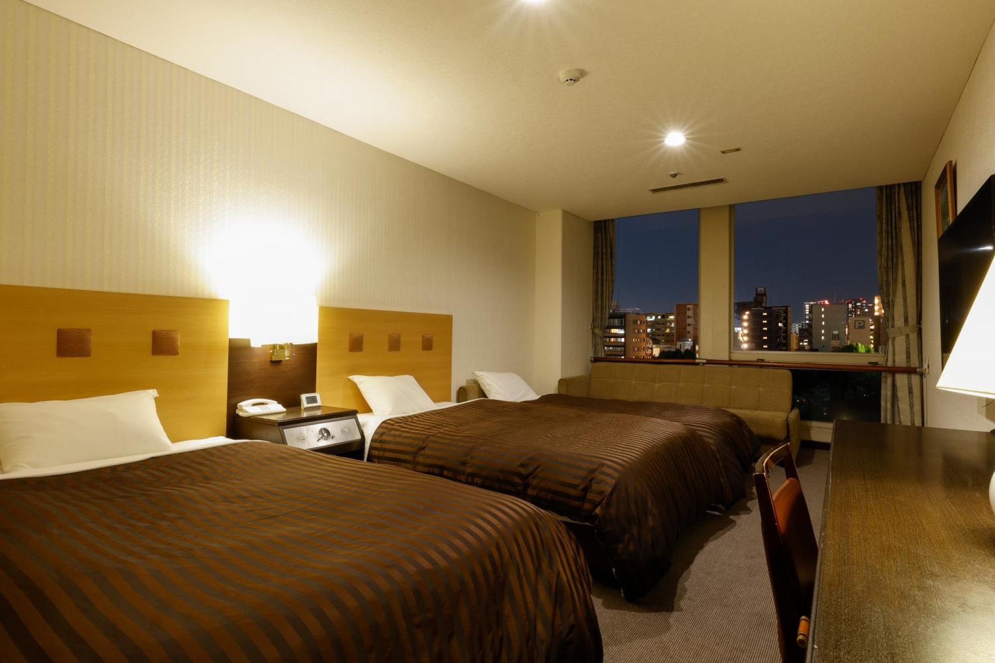 โรงแรมโอซาก้า คาสเซิ่ล 4*
